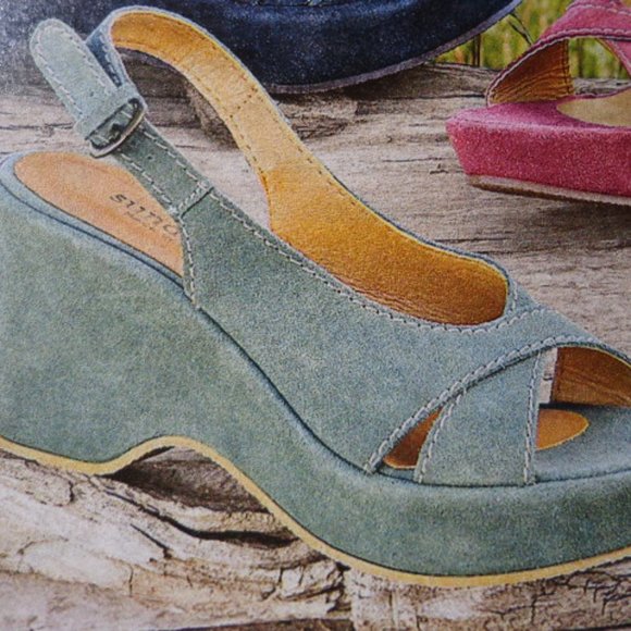 FIRM NWB Sundance Sandals 6M Suede Faux Crepe Soles Ita